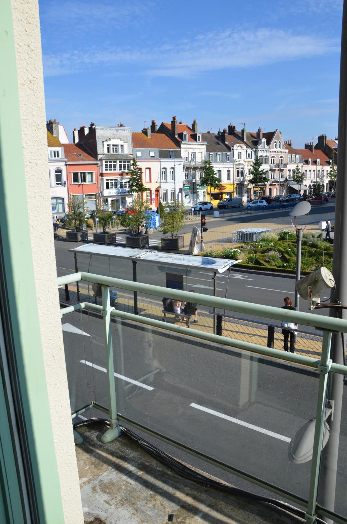 Ferienwohnung Le Gambetta Theatre De Calais Exterior foto